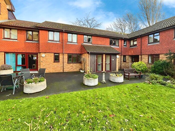 1 Bedroom Retirement Property For Sale In St. Georges Road East, Aldershot, GU12