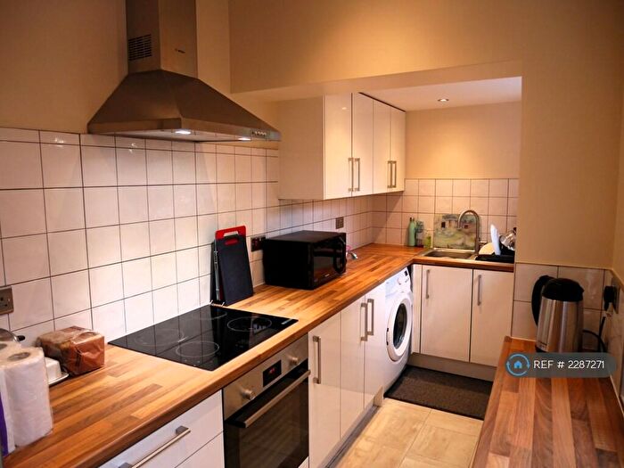 3 Bedroom Terraced House To Rent In Cradock Road, Leicester, LE2