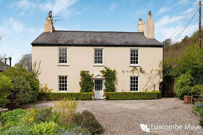 4 Bedroom Detached House For Sale In Station Road, Buckfastleigh, TQ11