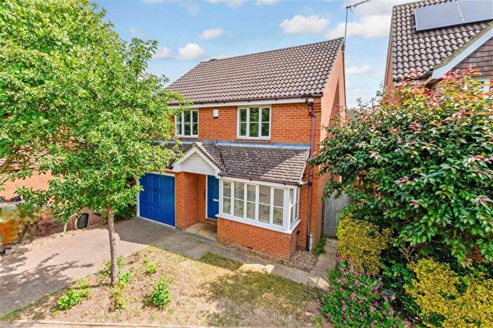 3 Bedroom Detached House For Sale In Hertsfield Avenue, Frindsbury, Rochester, Kent, ME2