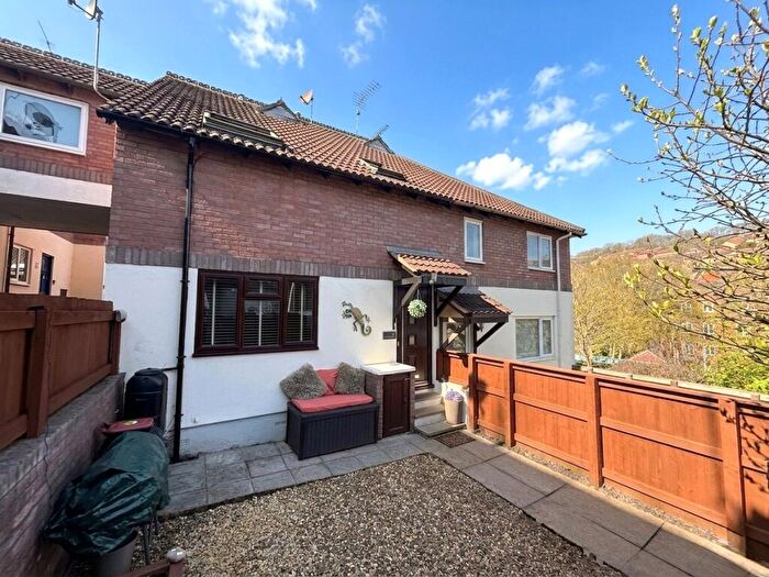 2 Bedroom Terraced House For Sale In Kinnerton Way, Exeter, EX4