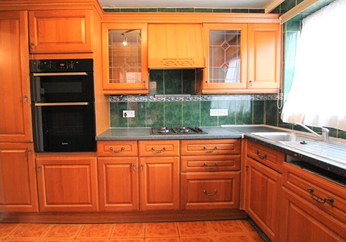 2 Bedroom House To Rent In Spencer Road, Walthamstow, London, E17