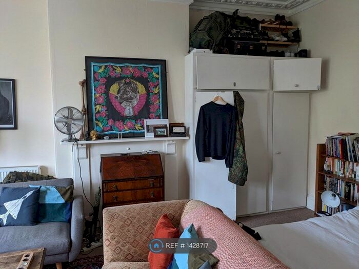 Studio To Rent In Sydenham Road, Cotham, Bristol, BS6