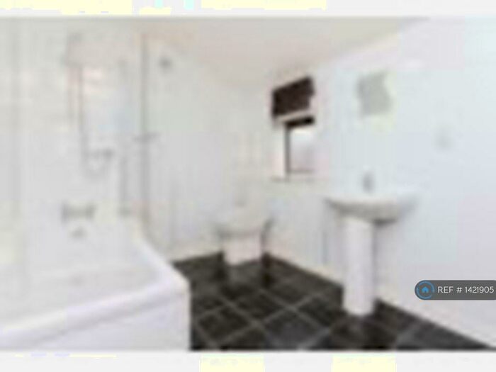 2 Bedroom Flat To Rent In Low Street, Buckie, AB56