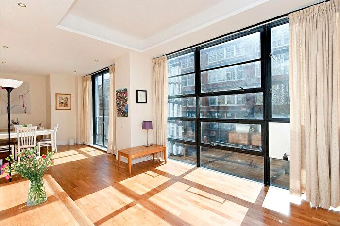 2 Bedroom Apartment To Rent In St John's Square, EC1V