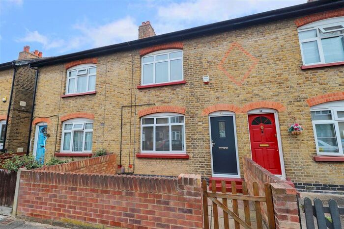 2 Bedroom Terraced House For Sale In Rosedale Avenue, Hayes, UB3