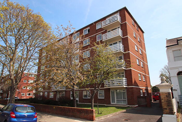 2 Bedroom Flat For Sale In Heatherley Court, Outram Road, Portsmouth, PO5