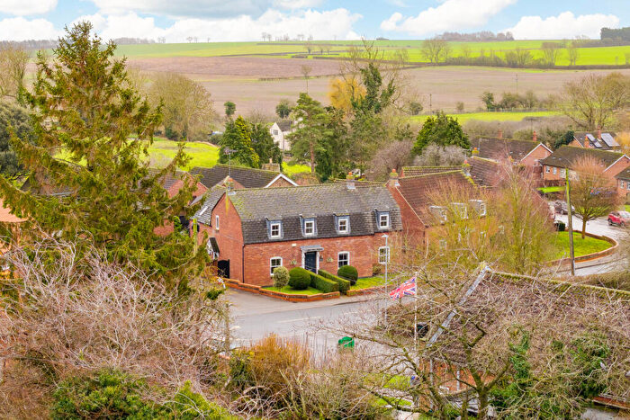 4 Bedroom Detached House For Sale In Bourne Road, Folkngham, NG34