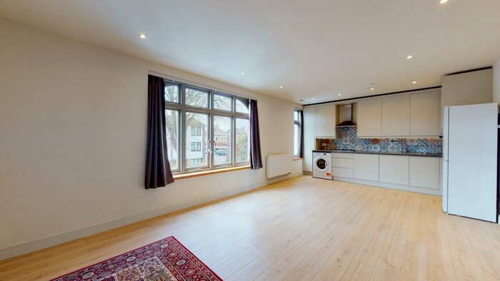 2 Bedroom Flat To Rent In Beynon Road, SM5