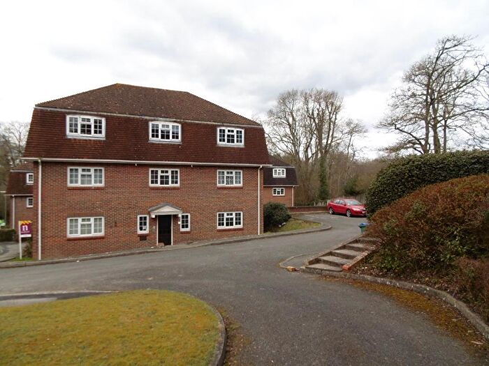 1 Bedroom Flat To Rent In Longacre Rise, Chineham, RG24