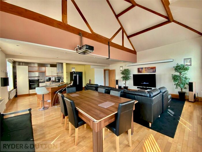 3 Bedroom Apartment To Rent In Rochdale Road, Royton, Oldham, Greater