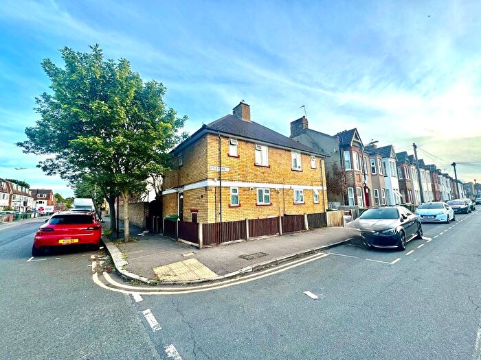 2 Bedroom End Terrace House To Rent In Otley Road, London, E16