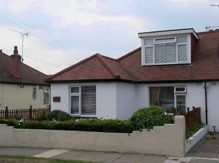 3 Bedroom SemiDetached House For Sale In South Crescent, Southendon