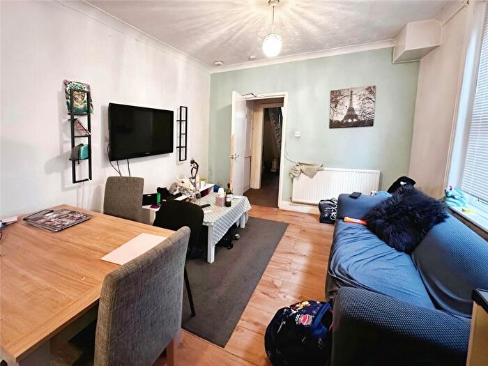 6 Bedroom Terraced House To Rent In Shakespeare Avenue, Southampton, Hampshire, SO17