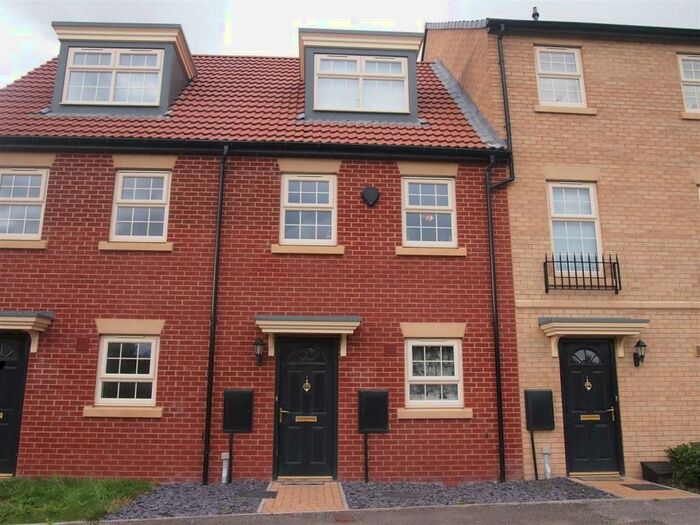 3 Bedroom House To Rent In Comelybank Drive, Mexborough, S64