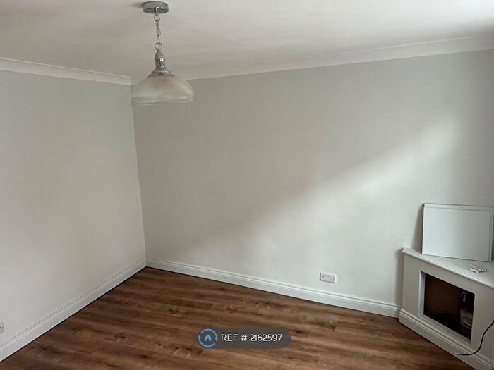 2 Bedroom Terraced House To Rent In Nelson Street, Macclesfield, SK11