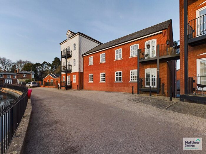 2 Bedroom Flat To Rent In Waterside Lane, Colchester, CO2