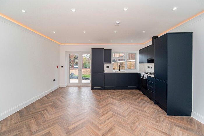 2 Bedroom Flat To Rent In Church Road, London, W3