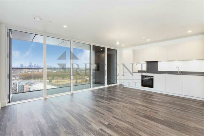 3 Bedroom Apartment To Rent In Cobalt Tower, Moulding Lane, SE14