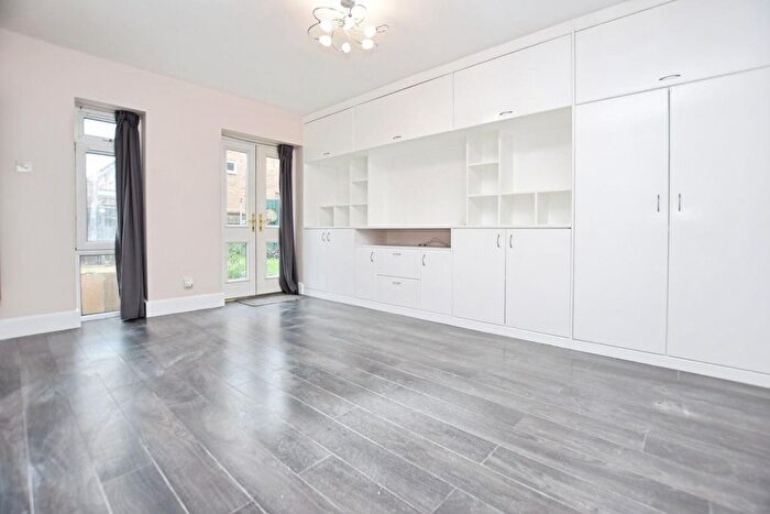 1 Bedroom Flat To Rent In Gregory Road, Romford, RM6