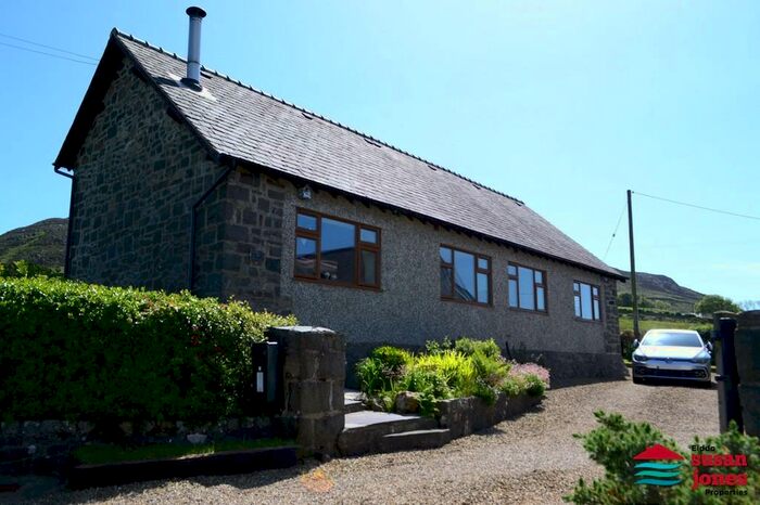 3 Bedroom Detached House For Sale In Pistyll, Pen Llyn Peninsula, LL53