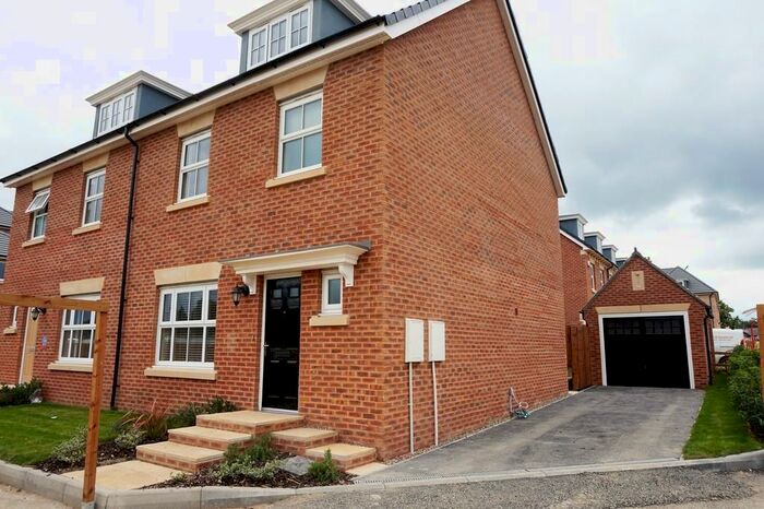 4 Bedroom Semi-Detached House To Rent In Pickering Gardens, Harrogate, HG1