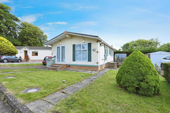 3 Bedroom Park Home For Sale In Lodge Park, Langham, Oakham, LE15