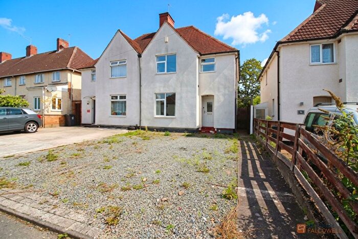 3 Bedroom Semi Detached House For Sale In Winstanley Drive, Leicester, LE3