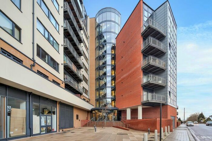 2 Bedroom Flat To Rent In Gabrielle House, Gants Hill, IG2