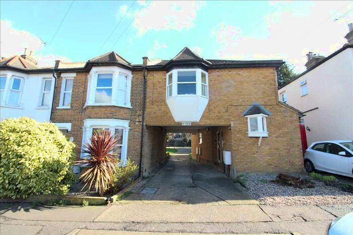 1 Bedroom Apartment To Rent In Leigh On Sea, SS9