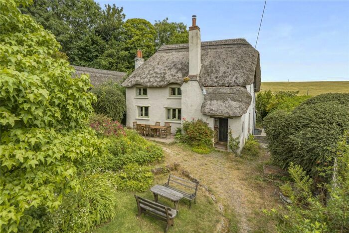 3 Bedroom Detached House For Sale In Whitestone, Exeter, EX4