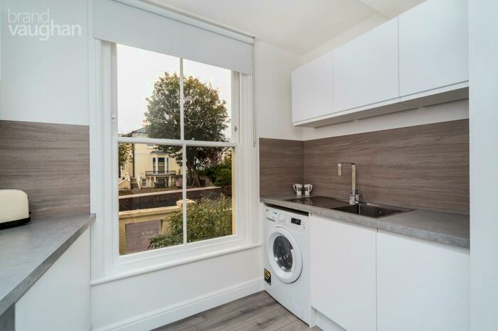 Flat To Rent In St Annes House, Buckingham Place, Brighton, BN1