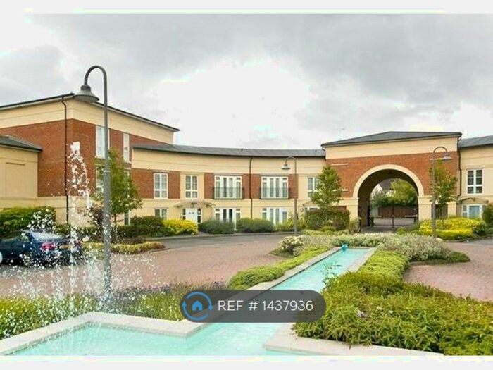 3 Bedroom Flat To Rent In Trevelyan Court, Windsor, SL4