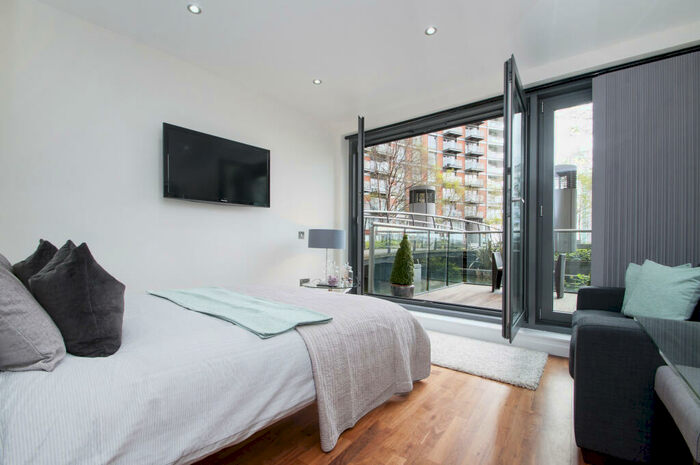 Apartment To Rent In Fairmont Avenue, Canary Wharf, London, E14