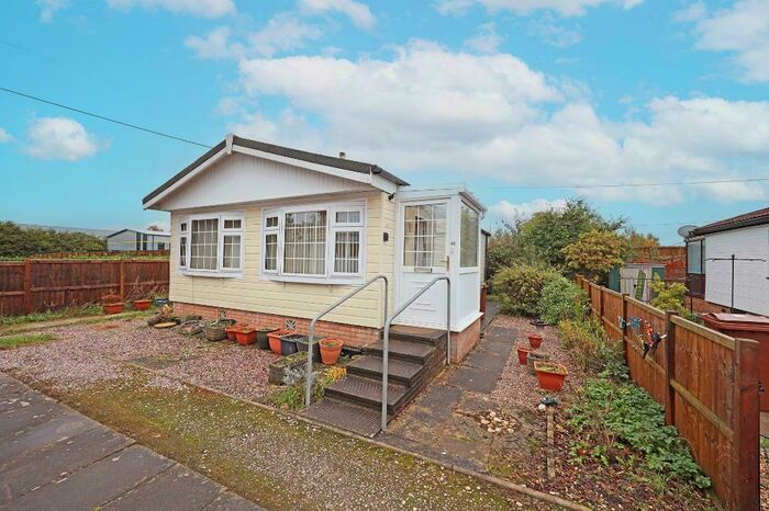 2 Bedroom Park Home For Sale In Brooms Park, Stone, Staffordshire, ST15