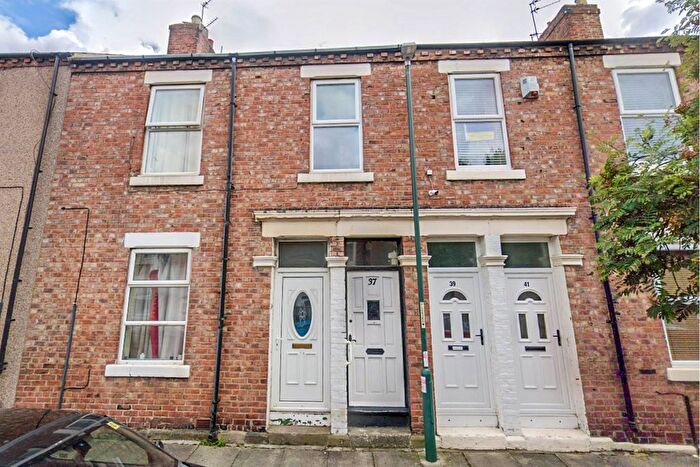 2 Bedroom Flat For Sale In Marshall Wallis Road, South Shields, NE33