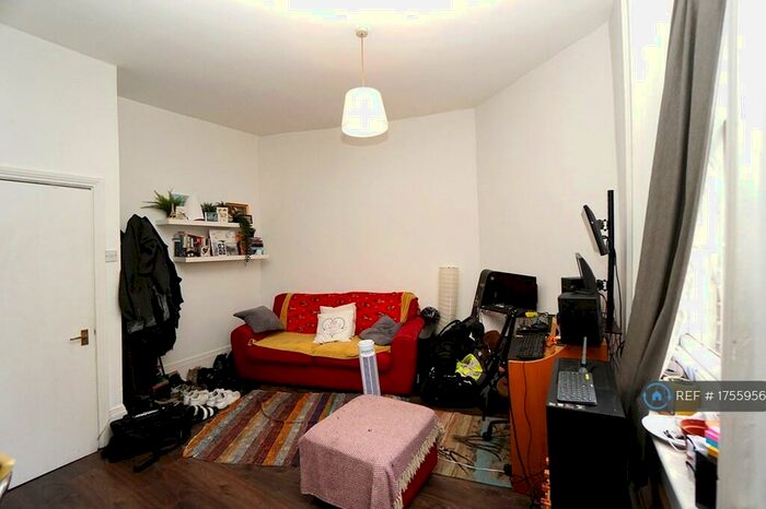 1 Bedroom Flat To Rent In Caledonian Road, London, N1