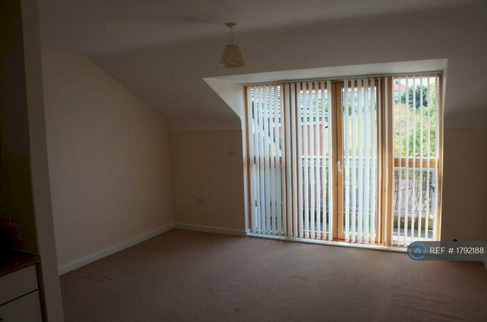 2 Bedroom Penthouse To Rent In Bentley Place, Wrexham, LL13