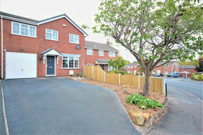 4 Bedroom Detached House To Rent In Padstow Way, Stoke-On-Trent, ST4