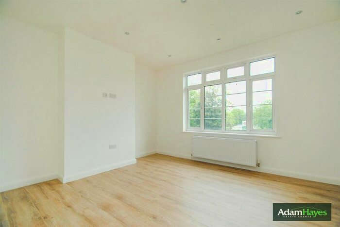 2 Bedroom Flat To Rent In Risborough Close, Muswell Hill, N10