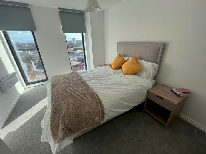 2 Bedroom Flat To Rent In Whitehall Road, Leeds, LS12