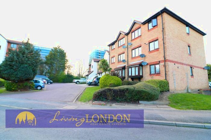 1 Bedroom Flat To Rent In Magpie Close, Enfield, EN1