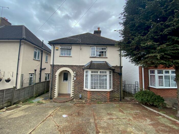 4 Bedroom Semi-Detached House To Rent In Weston Road, Guildford, GU2