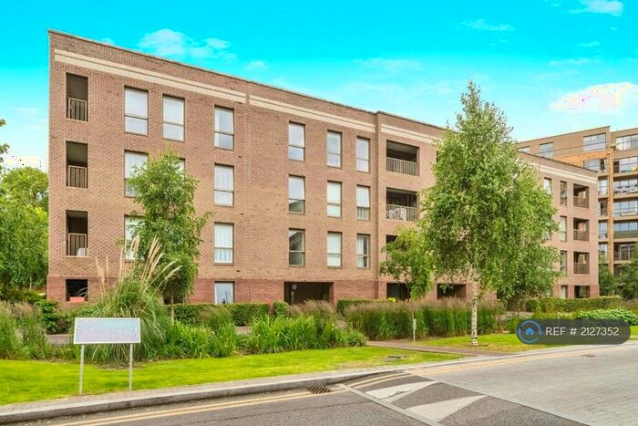 2 Bedroom Flat To Rent In Adenmore Road, London, SE6