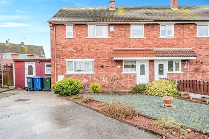 3 Bedroom Semi-Detached House To Rent In Plane Close, Doncaster, South Yorkshire, DN4