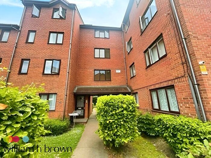 1 Bedroom Flat To Rent In Porter Close, West Thurrock, Essex, RM20