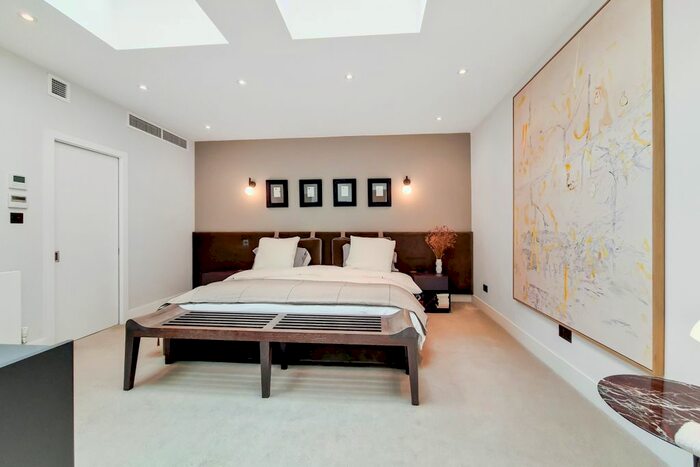 3 Bedroom Flat For Sale In Cromwell Place, SW7