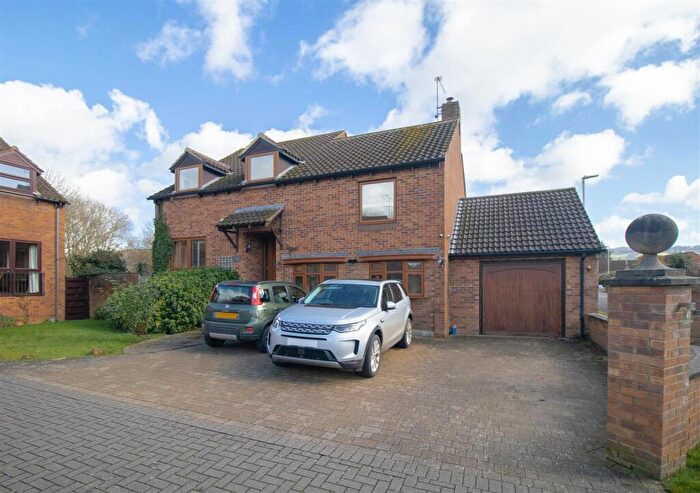 5 Bedroom Detached House To Rent In Apple Orchard, Prestbury, GL52