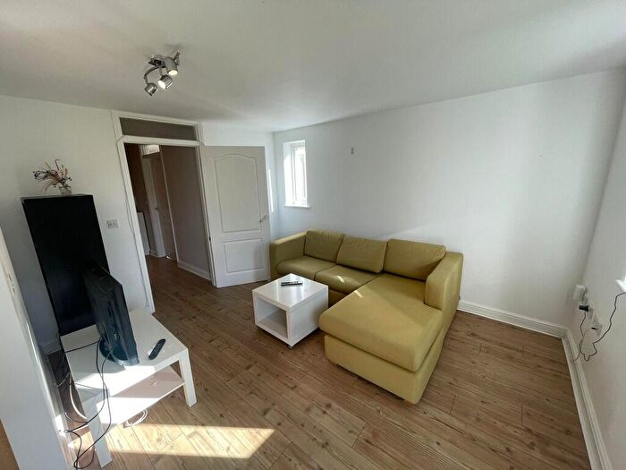 2 Bedroom Flat To Rent In Apollo Way, Cambridge, Cambridgeshire, CB4
