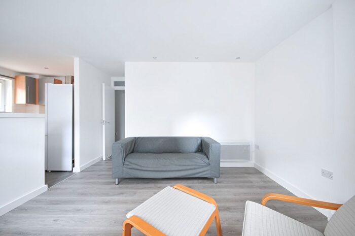 2 Bedroom Flat To Rent In Burlington Street, Manchester, M15